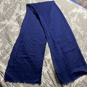 Authentic Gucci GG Pattern stole/scarf — 100% Cotton, Sapphire Blue,